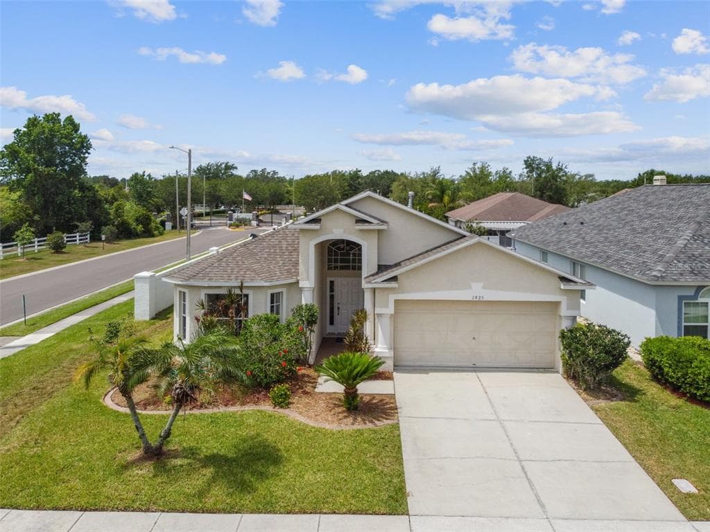 1925 GRENVILLE COURT WESLEY CHAPEL, FL 33543