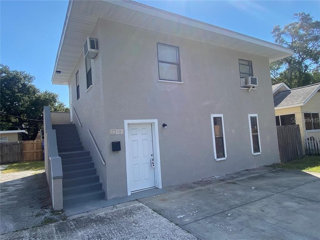 2210 10TH STREET S UNIT B ST PETERSBURG, FL 33705