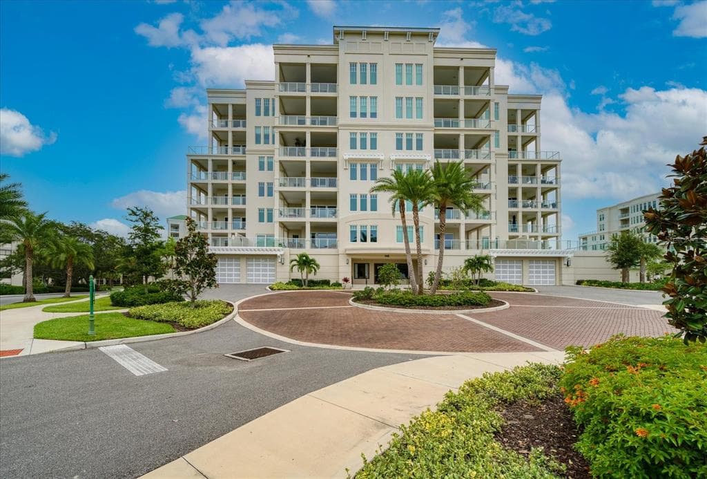 145 BELLEVIEW BOULEVARD UNIT 203 BELLEAIR, FL 33756