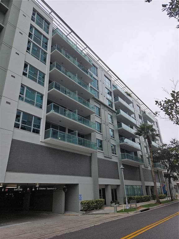 111 N 12TH STREET UNIT 1817 TAMPA, FL 33602