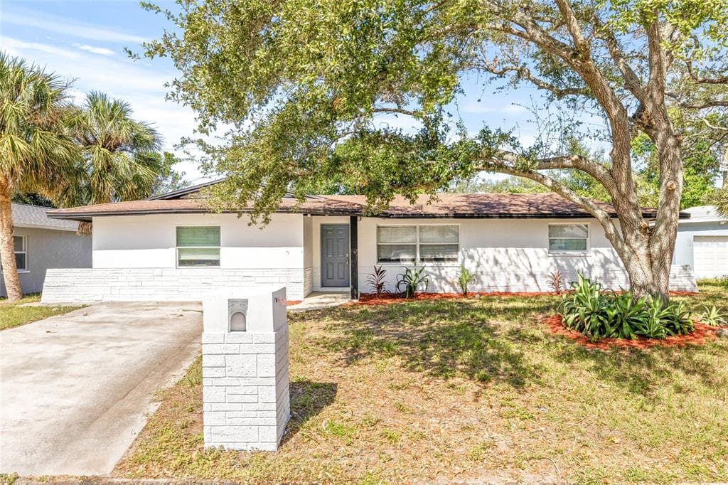 1114 LA SALLE STREET CLEARWATER, FL 33755