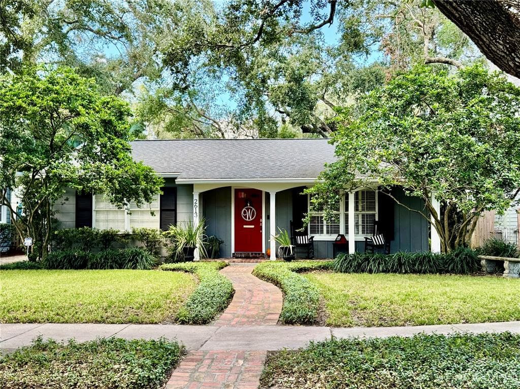 2613 W JETTON AVENUE TAMPA, FL 33629