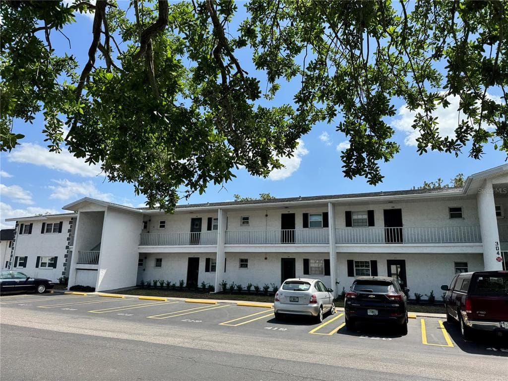 304 46TH AVENUE TERRACE W UNIT 218 BRADENTON, FL 34207