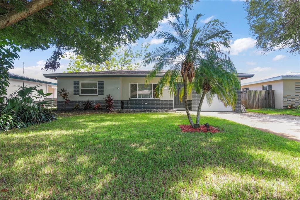 1779 SUFFOLK DRIVE CLEARWATER, FL 33756