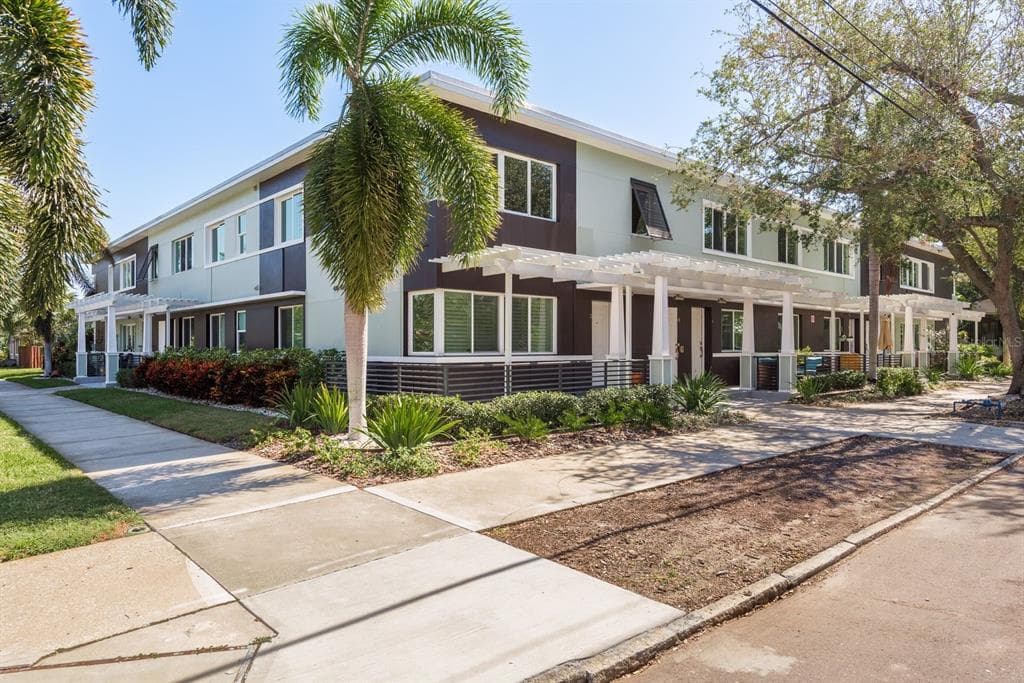 410 12TH AVENUE NE UNIT 9 ST PETERSBURG, FL 33701