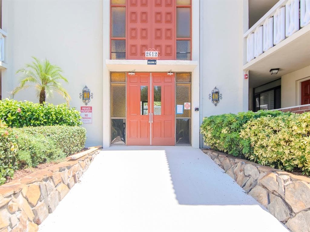 2612 PEARCE DRIVE UNIT 304 CLEARWATER, FL 33764
