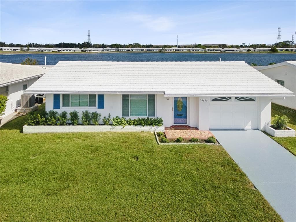 9695 MAINLANDS BOULEVARD W UNIT 1 PINELLAS PARK, FL 33782