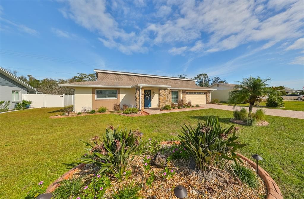 1716 W DEL WEBB BOULEVARD SUN CITY CENTER, FL 33573