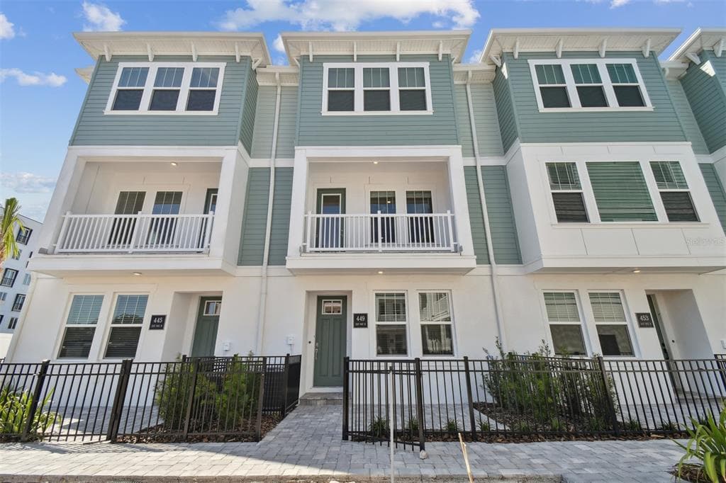 449 31ST WAY N ST PETERSBURG, FL 33713
