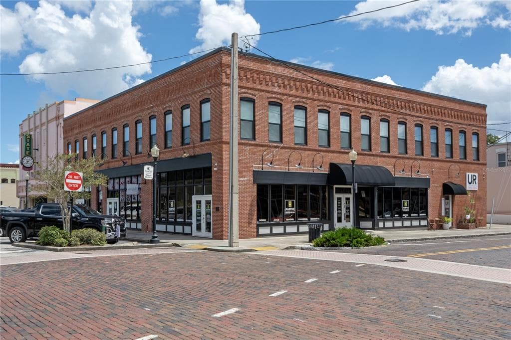 102 S EVERS STREET UNIT 202 PLANT CITY, FL 33563