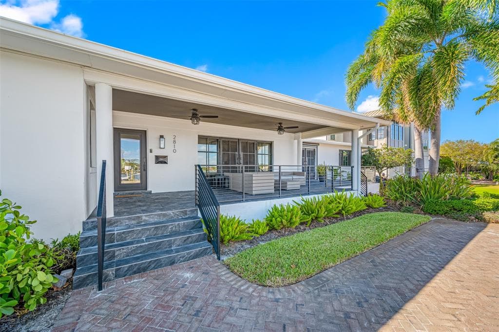 2810 COFFEE POT BOULEVARD NE ST PETERSBURG, FL 33704