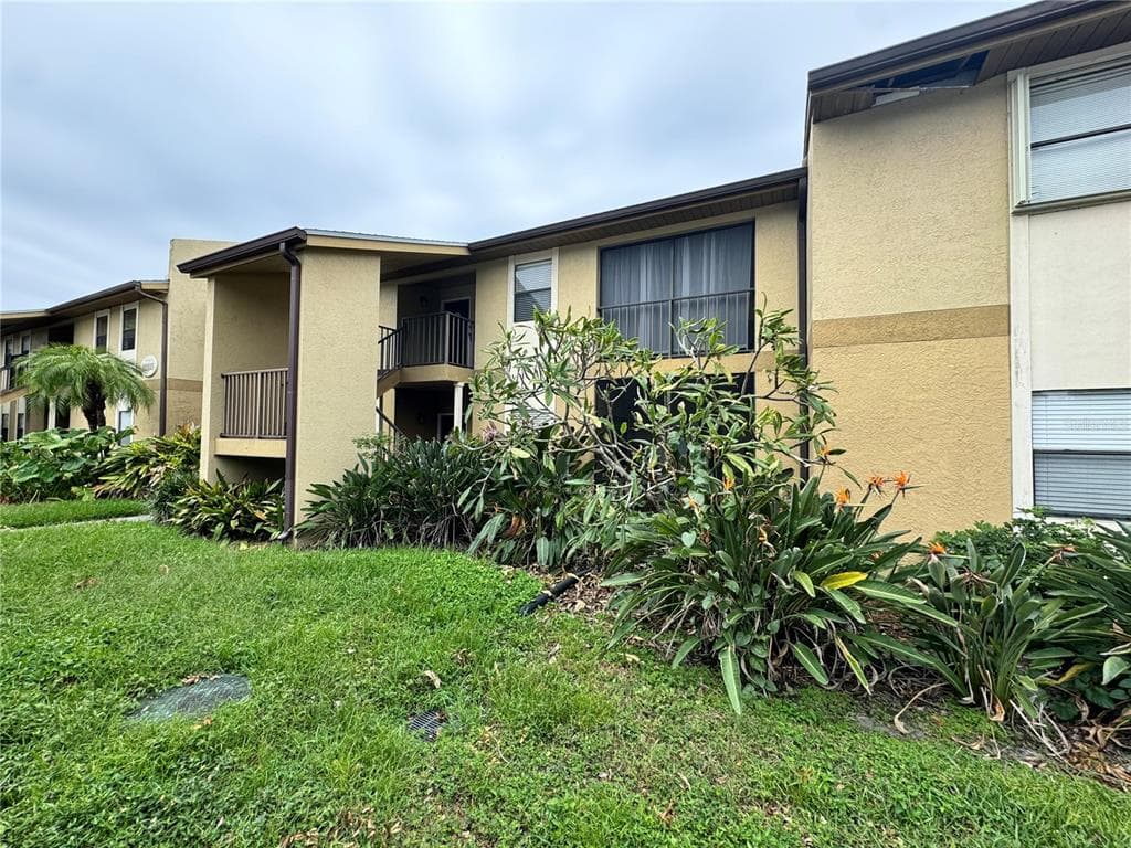 10103 SAILWINDS BOULEVARD N UNIT 203 LARGO, FL 33773