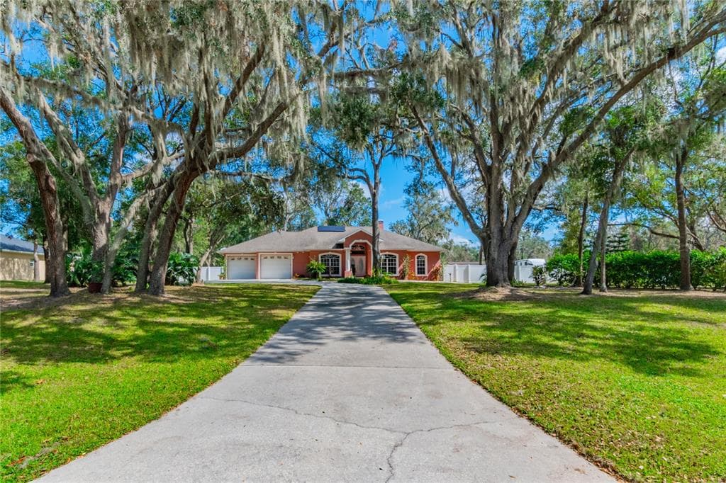 8420 SOUTHWOOD PINES STREET LITHIA, FL 33547