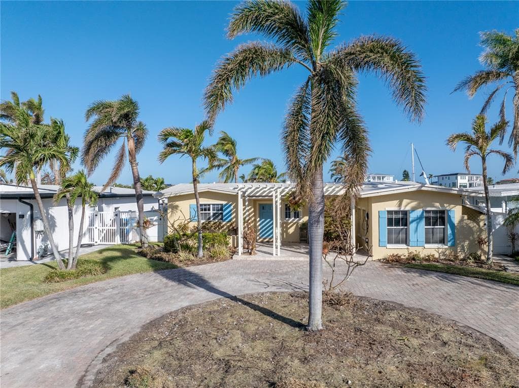 17054 DOLPHIN DRIVE NORTH REDINGTON BEACH, FL 33708