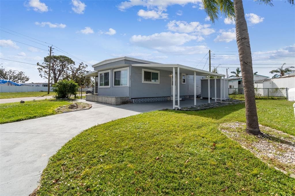 504 50TH AVENUE DRIVE W BRADENTON, FL 34207
