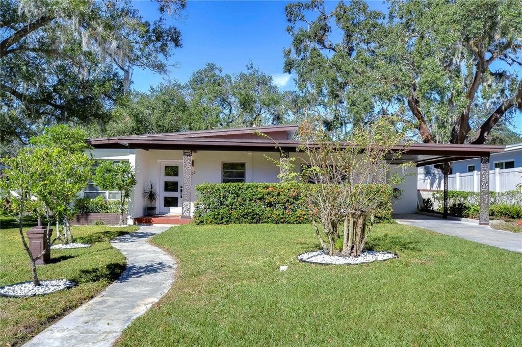 1802 E HAMILTON AVENUE TAMPA, FL 33610