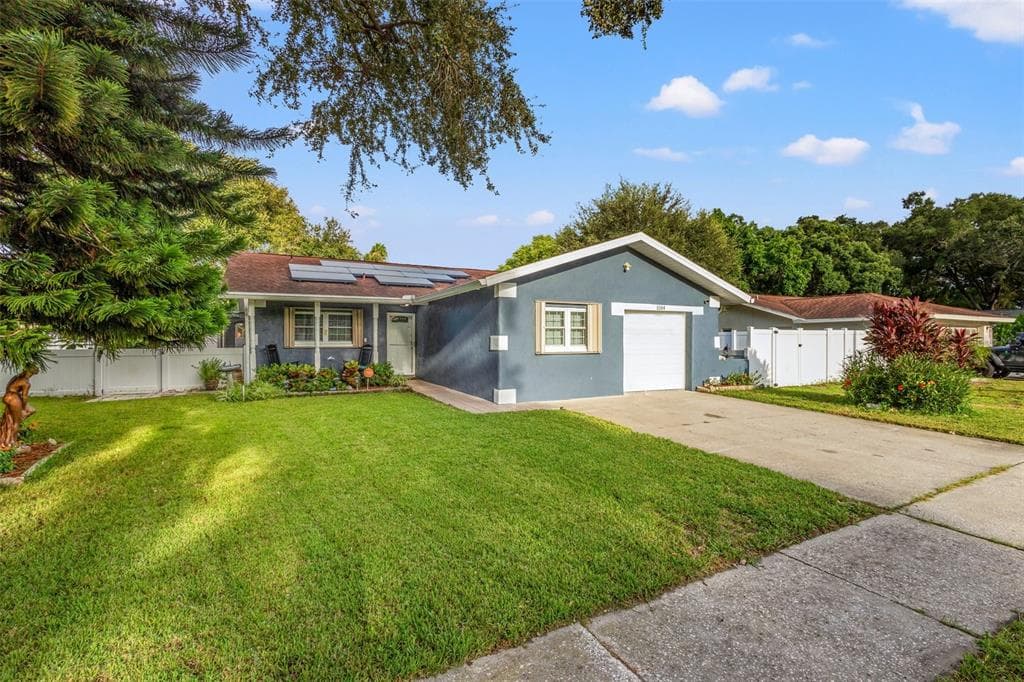 1184 BREEZE DRIVE LARGO, FL 33770