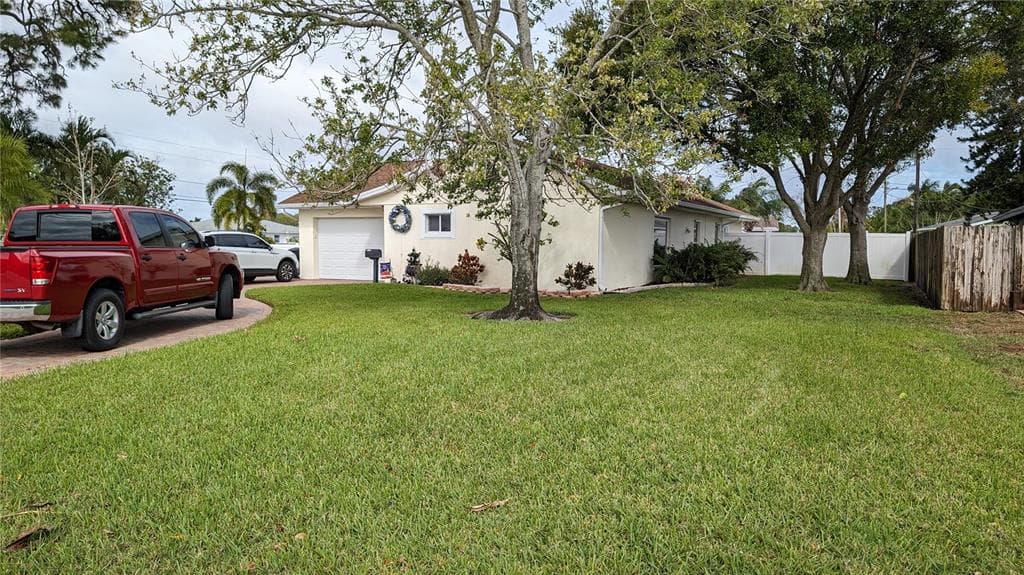 8719 SUNLIT COVE DRIVE NE ST PETERSBURG, FL 33702