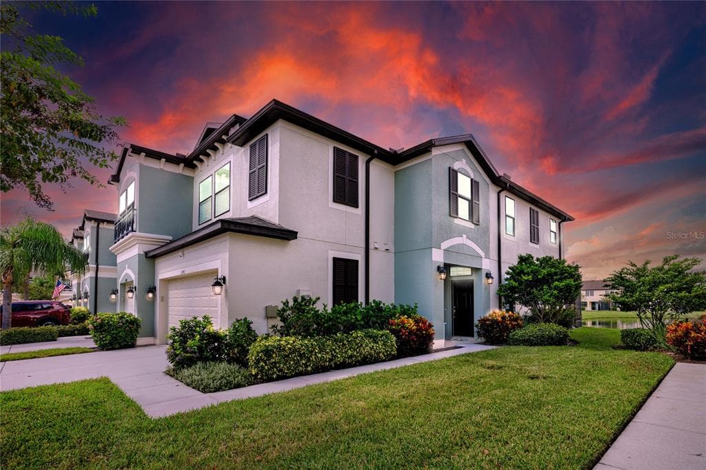 11443 CROWNED SPARROW LANE