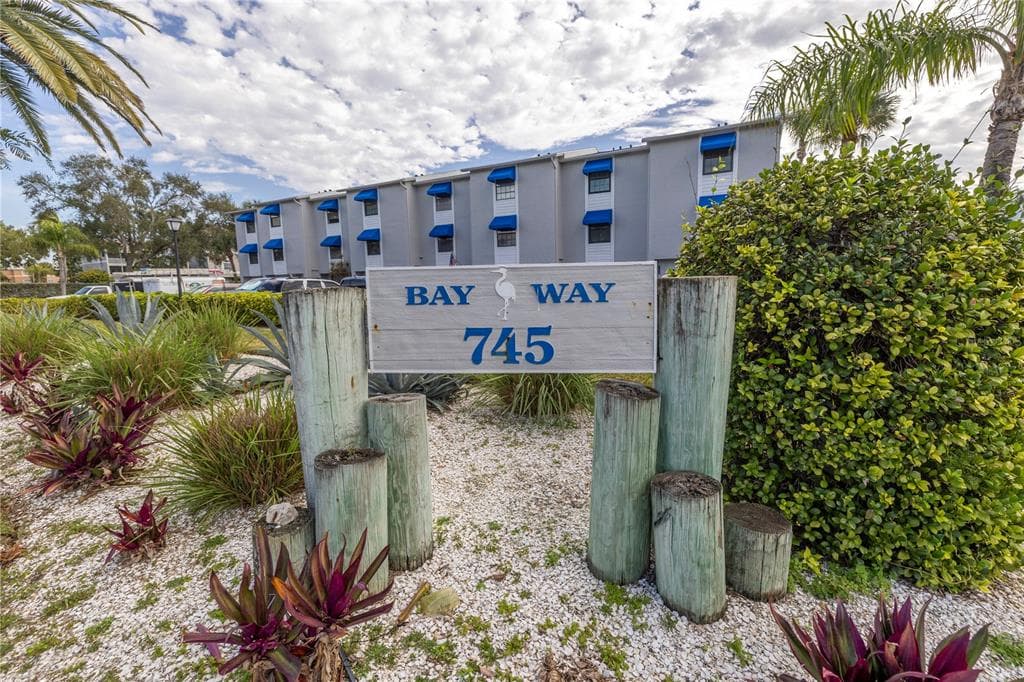 745 PINELLAS BAYWAY S UNIT 111 TIERRA VERDE, FL 33715
