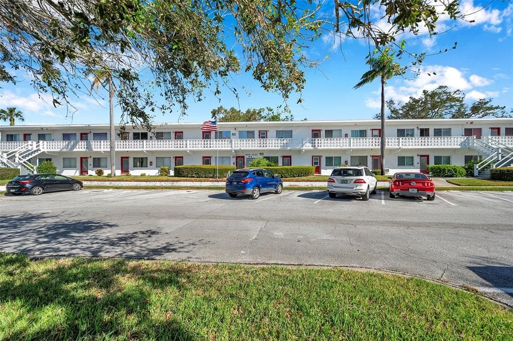 8425 112TH STREET UNIT 109 SEMINOLE, FL 33772