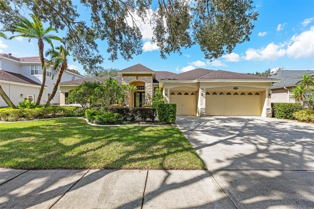 2111 CLIMBING IVY DRIVE TAMPA, FL 33618