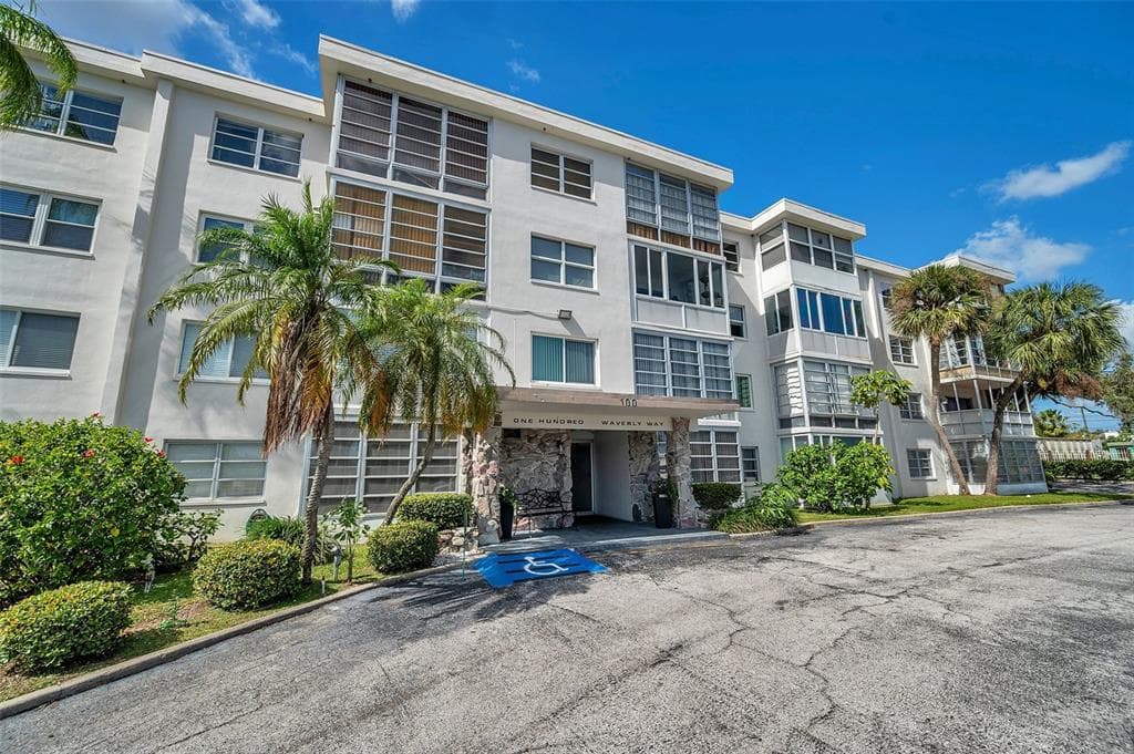 100 WAVERLY WAY UNIT 307 CLEARWATER, FL 33756
