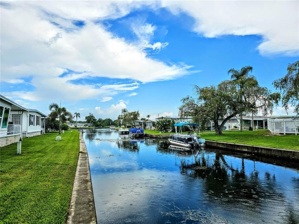 10330 BROADVIEW DRIVE UNIT 68 LARGO, FL 33773