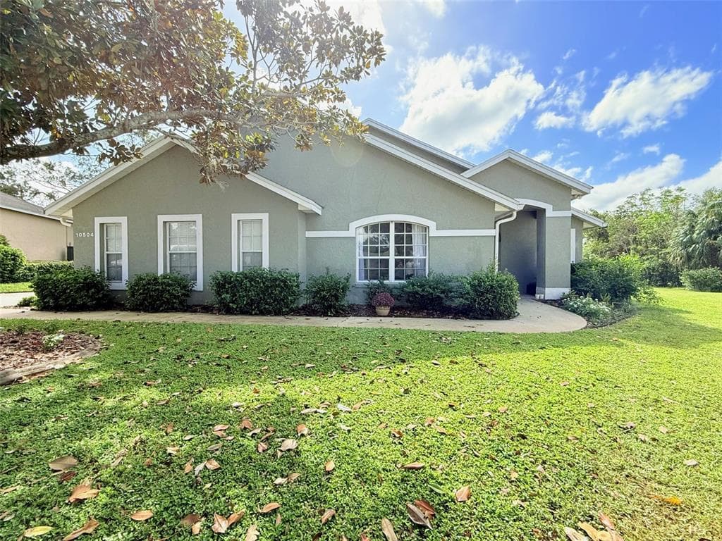 10504 EAGLES BLUFF COURT CLERMONT, FL 34711