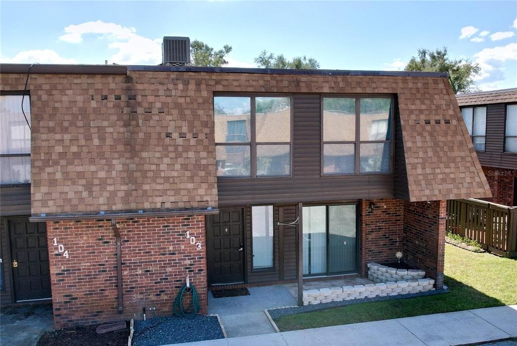 1836 N CRYSTAL LAKE DRIVE UNIT 103 LAKELAND, FL 33801