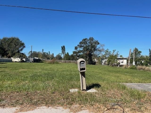405 12TH STREET WIMAUMA, FL 33598