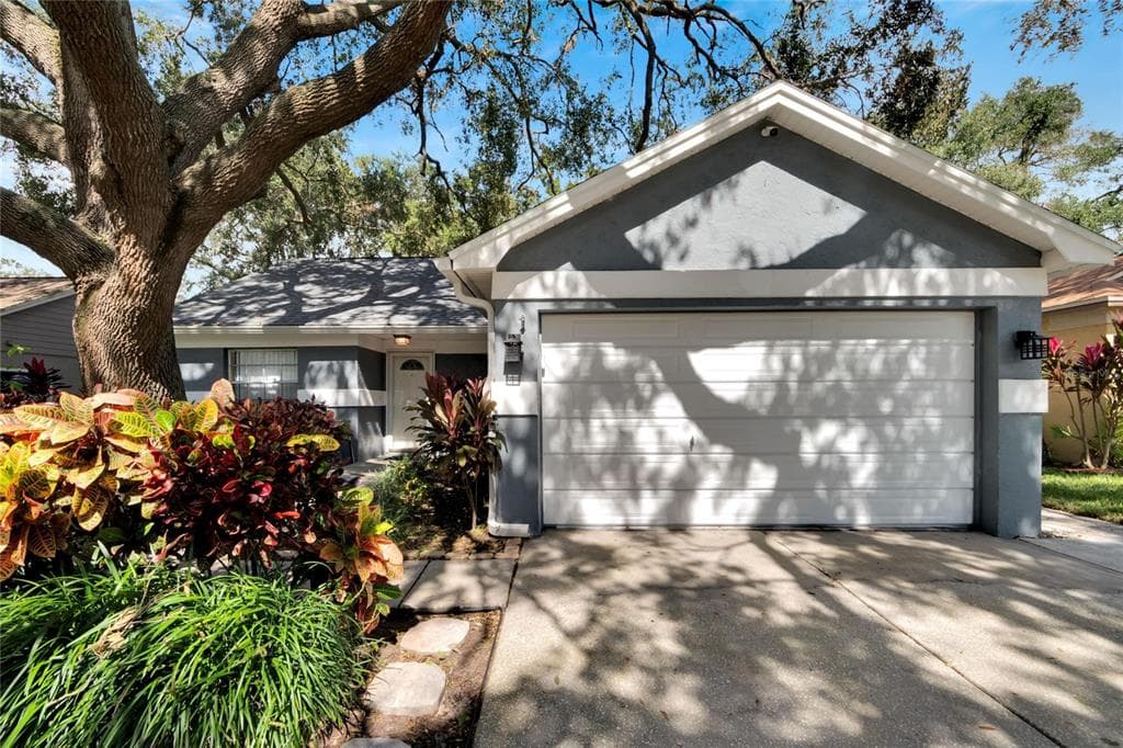 2004 RUDDER DRIVE VALRICO, FL 33594