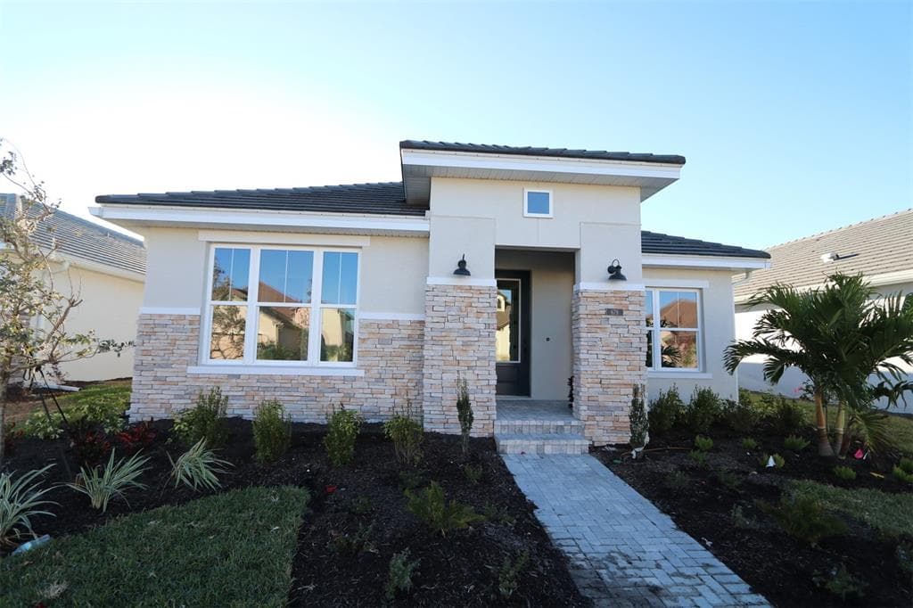 679 ALLORA AVENUE NOKOMIS, FL 34275