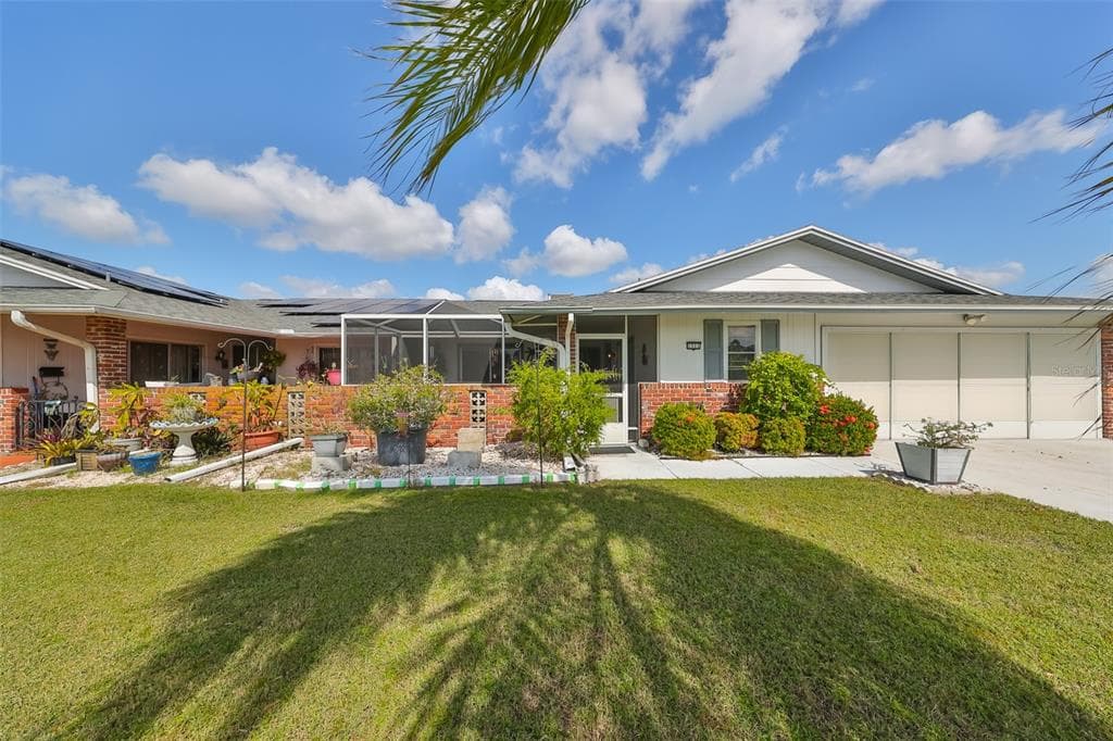 1511 DANBURY DRIVE SUN CITY CENTER, FL 33573