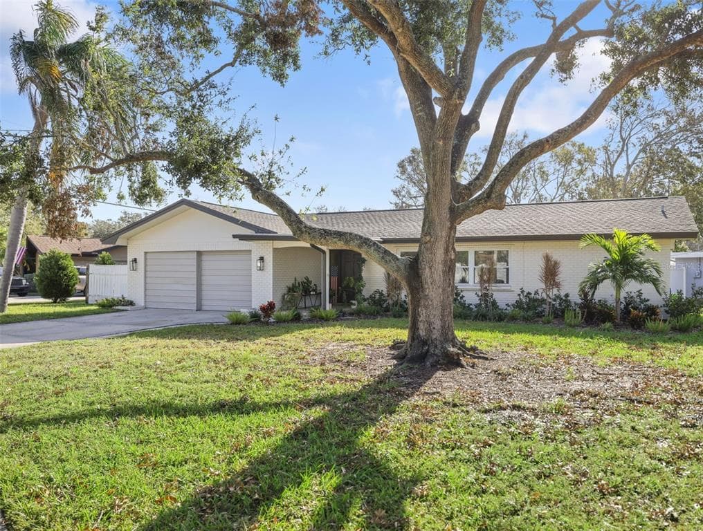 2351 GLENMOOR ROAD N CLEARWATER, FL 33764