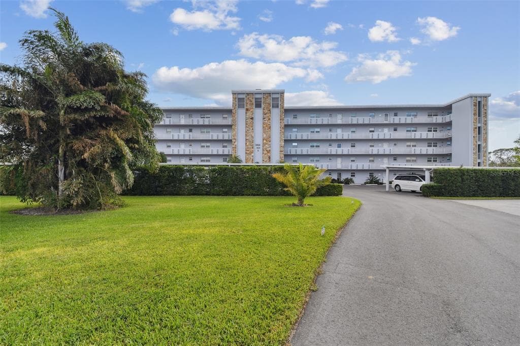 3860 IRONWOOD LANE UNIT 106G BRADENTON, FL 34209