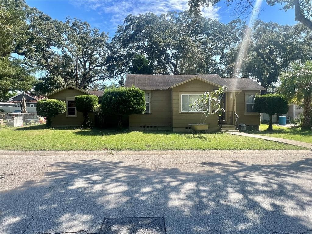 2126 ACORN PLACE S ST PETERSBURG, FL 33712