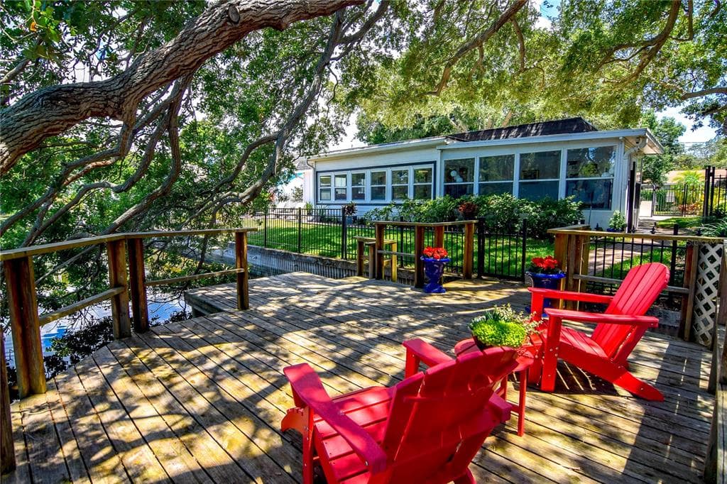 10931 CLARA LANE ST PETERSBURG, FL 33708