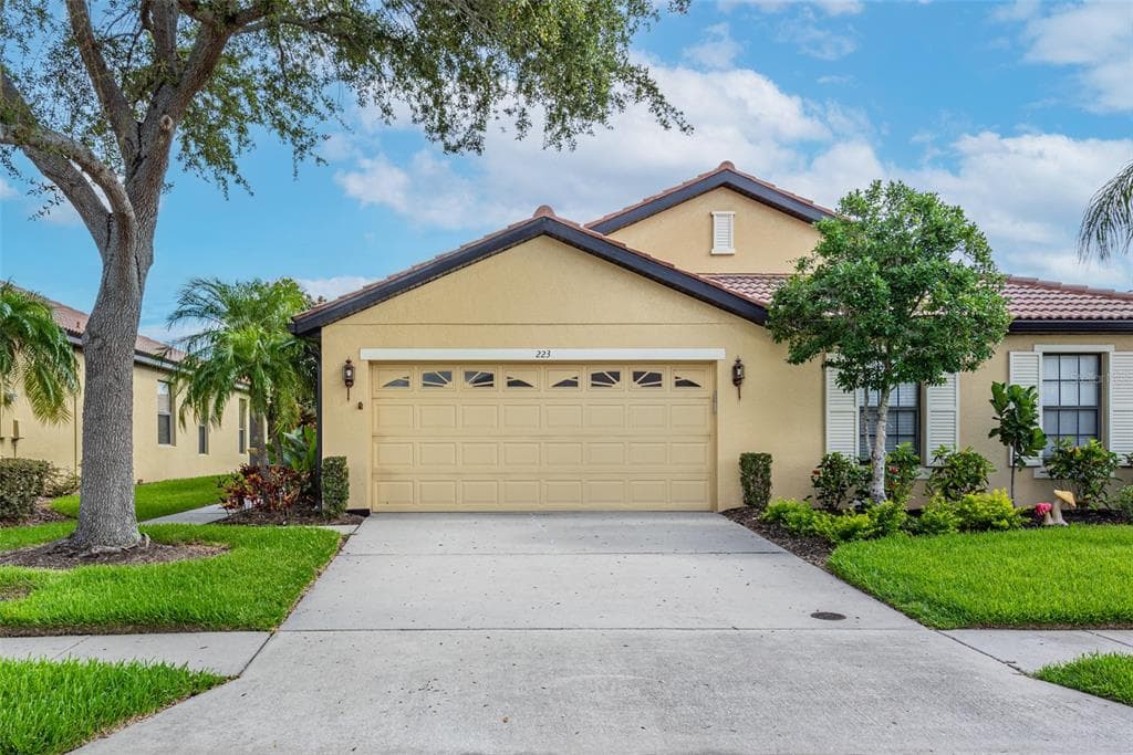 223 MYSTIC FALLS DRIVE APOLLO BEACH, FL 33572