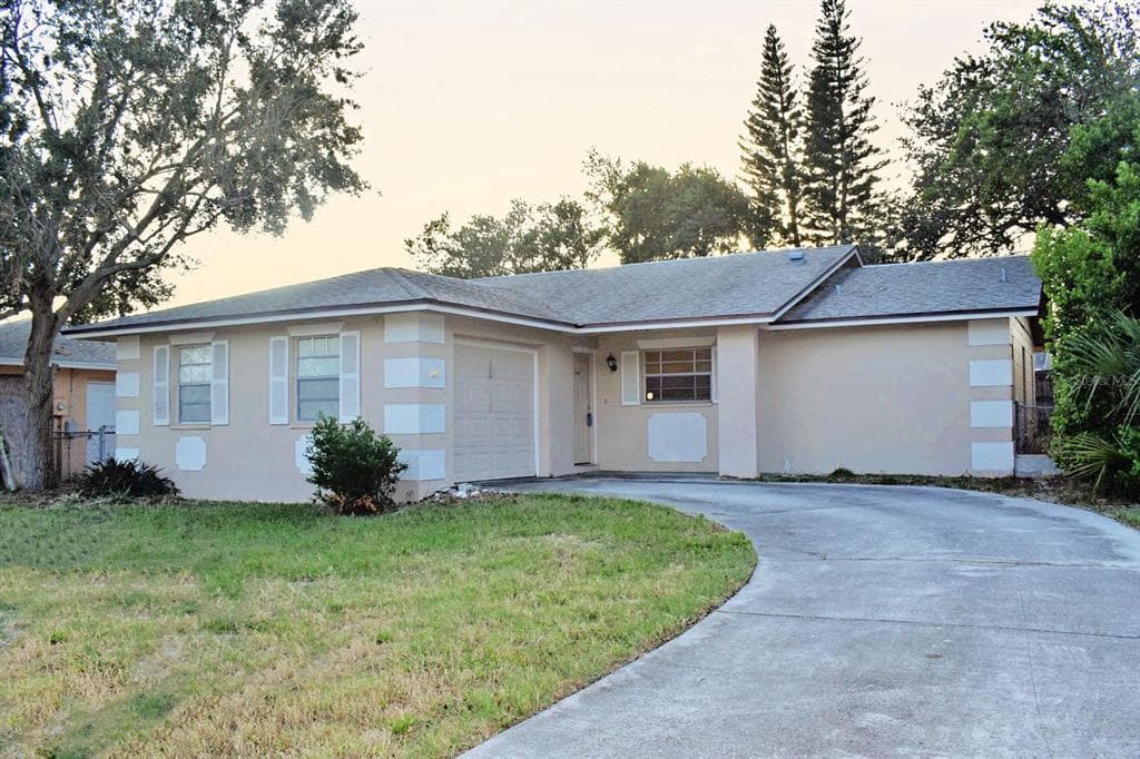 1612 FOX RUN DRIVE TARPON SPRINGS, FL 34689