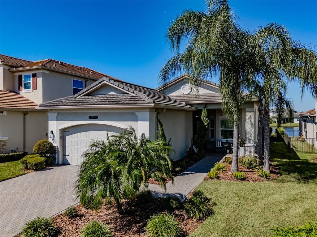 31174 LINDENTREE DRIVE WESLEY CHAPEL, FL 33543