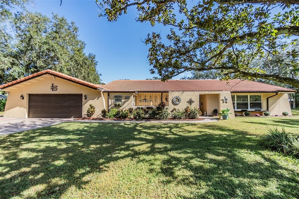 5122 ROLLING HILLS COURT