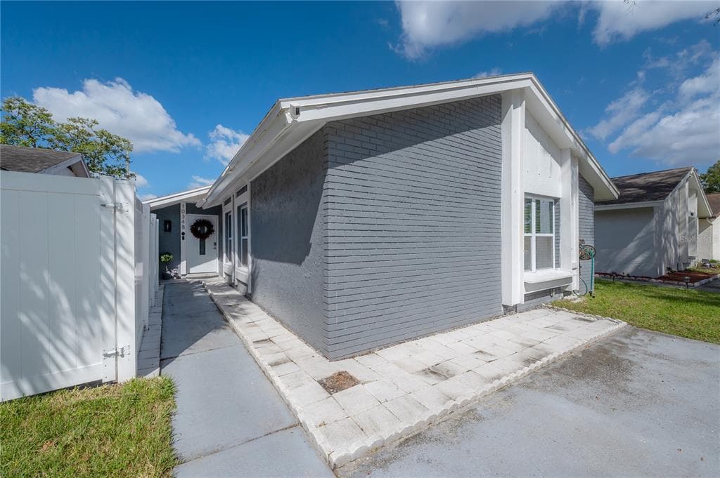10348 ROSEMOUNT DRIVE