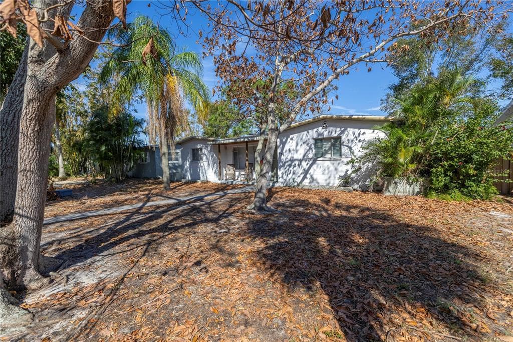 839 39TH AVENUE NE ST PETERSBURG, FL 33703