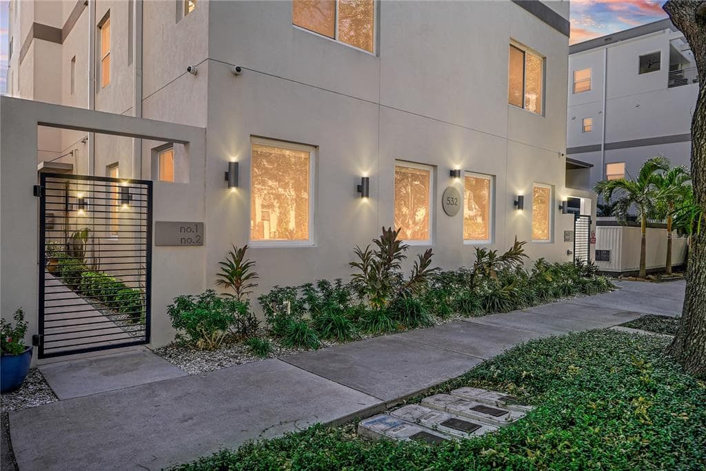 532 4TH AVENUE S UNIT 2 ST PETERSBURG, FL 33701