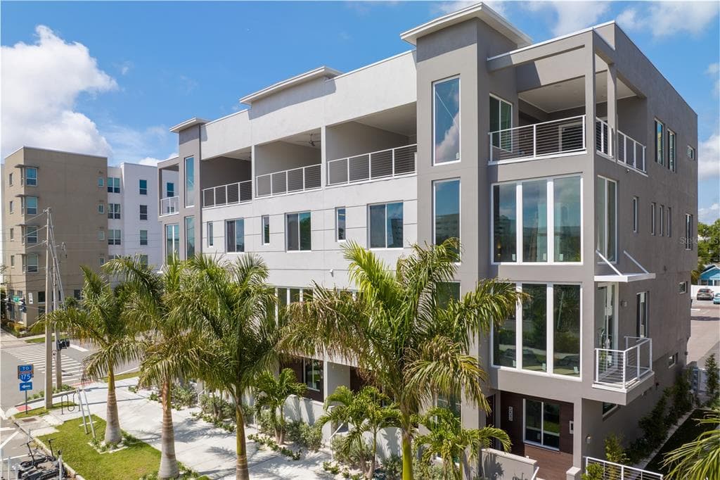 571 4TH AVENUE S ST PETERSBURG, FL 33701
