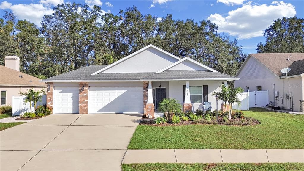 1220 LAVENDER JEWEL COURT PLANT CITY, FL 33563