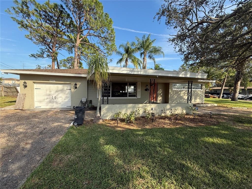 8901 BAY STREET NE ST PETERSBURG, FL 33702