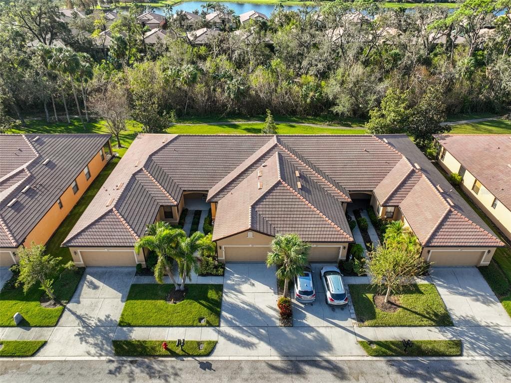 322 SENECA FALLS DRIVE APOLLO BEACH, FL 33572