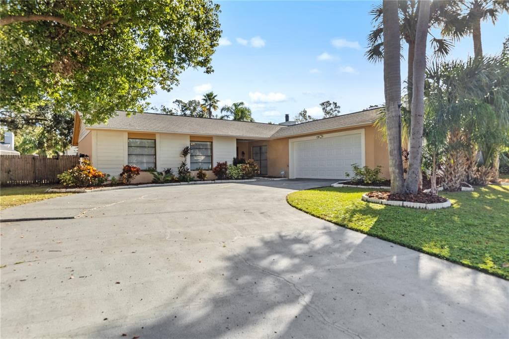 15613 CASHMERE LANE TAMPA, FL 33624